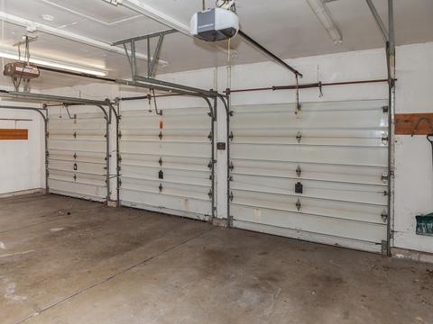 11 N728 Old Barn Rd, Elgin, IL 60124 photo 3