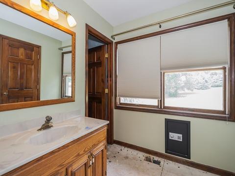 11 N728 Old Barn Rd, Elgin, IL 60124 photo 21