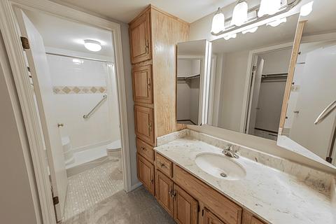 6215 Willowhill Rd #B, Willowbrook, IL 60527 photo 11