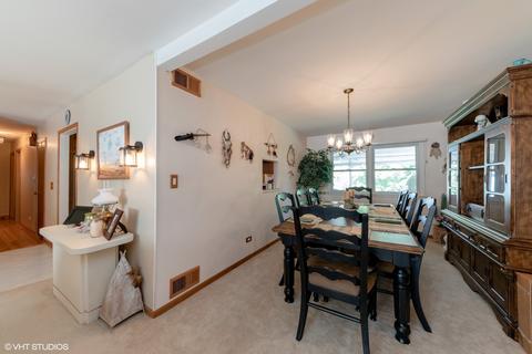 144 Chestnut Ln, Wheeling, IL 60090 photo 5