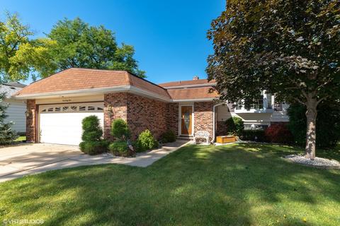 144 Chestnut Ln, Wheeling, IL 60090 photo 1