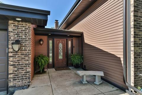600 E Theodore Ln, Itasca, IL 60143 photo 2