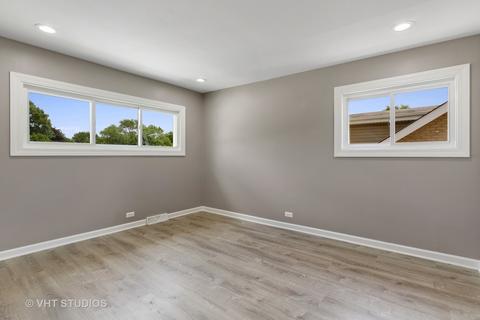 9456 Potter Rd, Des Plaines, IL 60016 photo 5