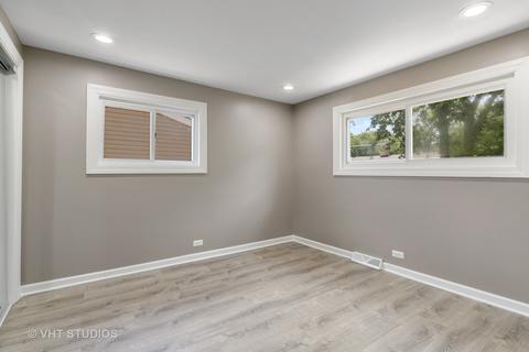 9456 Potter Rd, Des Plaines, IL 60016 photo 6