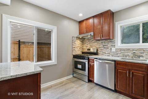 9456 Potter Rd, Des Plaines, IL 60016 photo 4