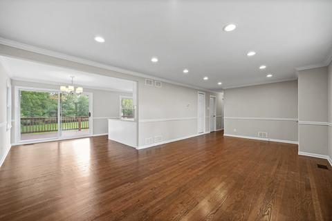 881 Vera Ln, Wheeling, IL 60090 photo 5