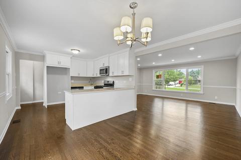 881 Vera Ln, Wheeling, IL 60090 photo 11