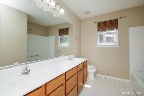2016 Colonial St, Aurora, IL 60503 photo 19