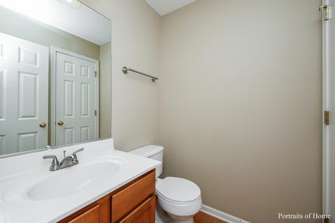 2016 Colonial St, Aurora, IL 60503 photo 13