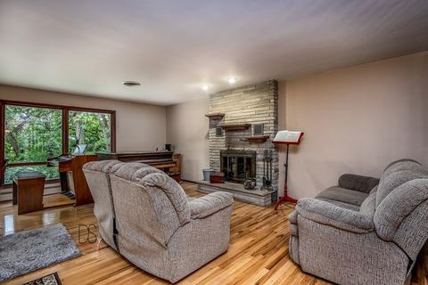 911 Evans St, Ottawa, IL 61350 photo 4