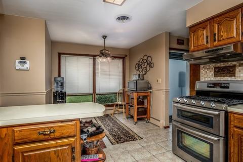 911 Evans St, Ottawa, IL 61350 photo 8