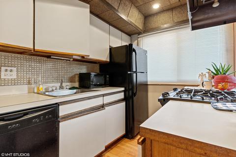 1723 Sessions Walk, Hoffman Estates, IL 60169 photo 5