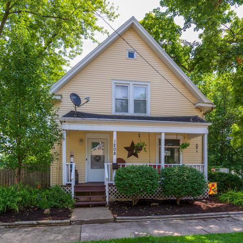 1208 Wright St, Bloomington, IL 61701 photo 1