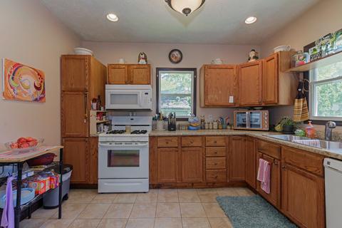 1208 Wright St, Bloomington, IL 61701 photo 4