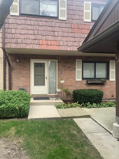 449 Commanche Trl, Wheeling, IL 60090 photo 2