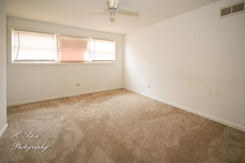 1237 Fairwood Ct #2, Elgin, IL 60123 photo 8