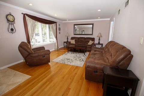 902 Macgregor Rd, Lockport, IL 60441 photo 2