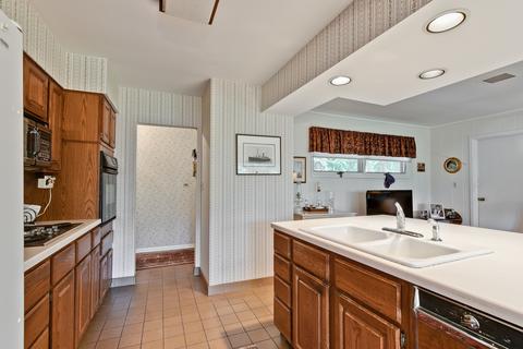 270 E Drury Ln, North Barrington, IL 60010 photo 13