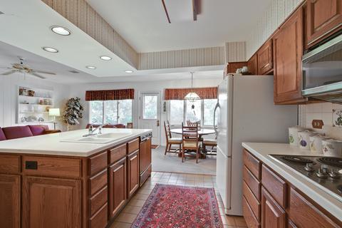 270 E Drury Ln, North Barrington, IL 60010 photo 15