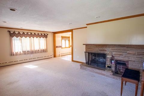 207 Pine St, Georgetown, IL 61846 photo 2