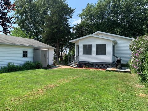 403 S Putnam St, Lostant, IL 61334 photo 4