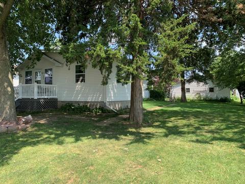 403 S Putnam St, Lostant, IL 61334 photo 2