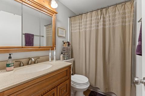 2052 Sutherland Pl, Hoffman Estates, IL 60169 photo 8