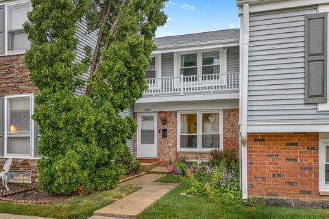 2052 Sutherland Pl, Hoffman Estates, IL 60169 photo 1
