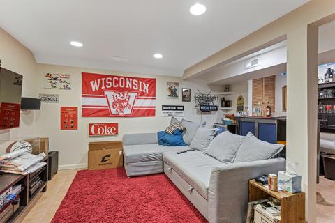 2052 Sutherland Pl, Hoffman Estates, IL 60169 photo 11