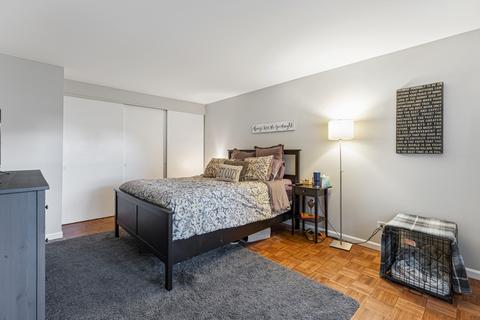 2052 Sutherland Pl, Hoffman Estates, IL 60169 photo 7