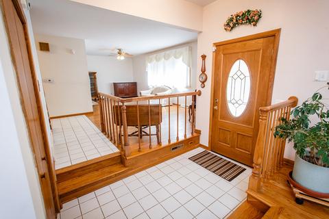 816 Elden Dr, Cary, IL 60013 photo 5