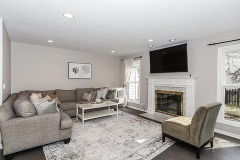 1304 Saddlebrook Rd, Bartlett, IL 60103 photo 6