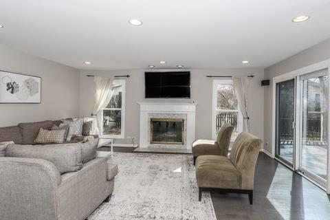 1304 Saddlebrook Rd, Bartlett, IL 60103 photo 5