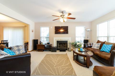 890 Dandridge Ct, Elgin, IL 60120 photo 3