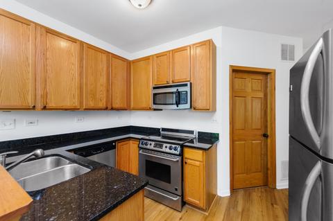 28806 Bakers Dr, Lakemoor, IL 60051 photo 4