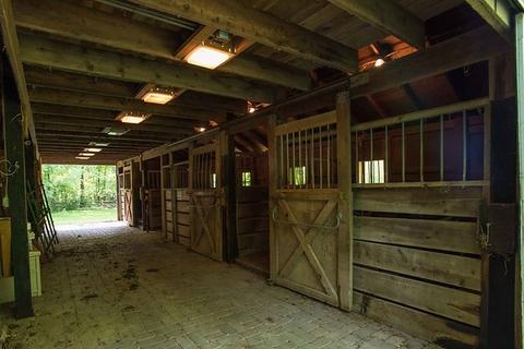 33 W672 Mare Barn Ln, Wayne, IL 60184 photo 23