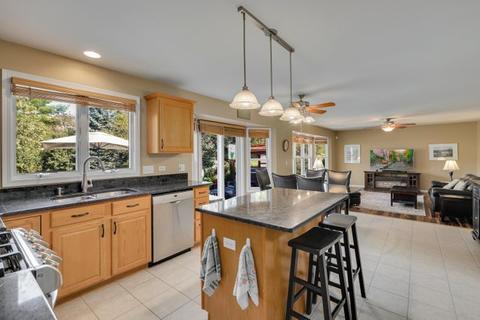 121 Hearthstone Dr, Bartlett, IL 60103 photo 9