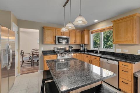 121 Hearthstone Dr, Bartlett, IL 60103 photo 7