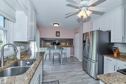 1225 John Dr, Hoffman Estates, IL 60169 photo 6