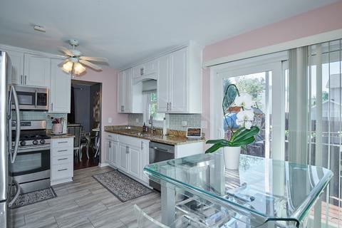 1225 John Dr, Hoffman Estates, IL 60169 photo 7
