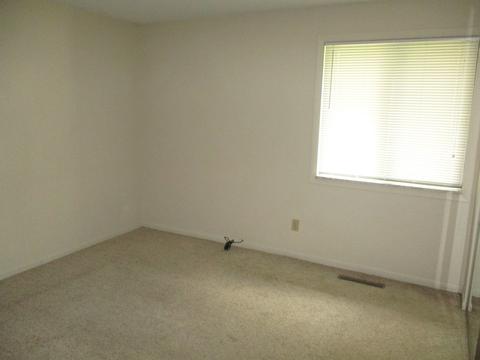 1060 S Nelson Ave #2, Kankakee, IL 60901 photo 4