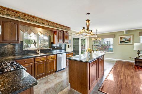 1449 Newcastle Ln, Bartlett, IL 60103 photo 8
