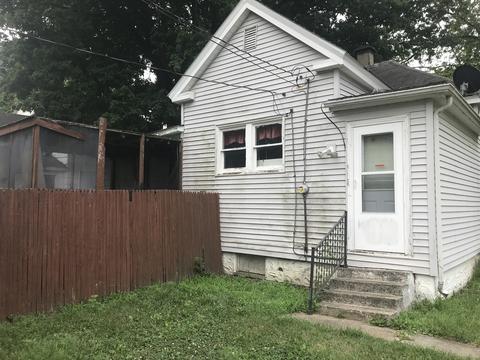 903 E Johnson St, Clinton, IL 61727 photo 2