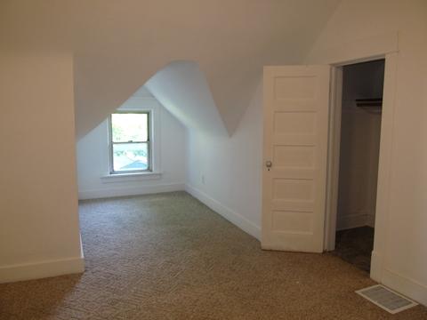 812 Bunn St, Bloomington, IL 61701 photo 28