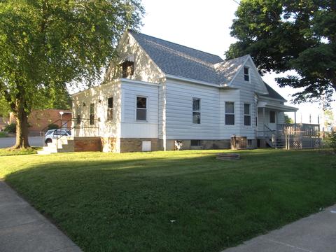 812 Bunn St, Bloomington, IL 61701 photo 1