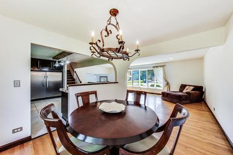 1230 Forest Dr, Elgin, IL 60123 photo 9