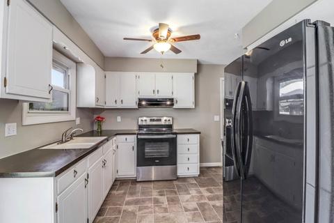 1714 Truman Dr, Normal, IL 61761 photo 3
