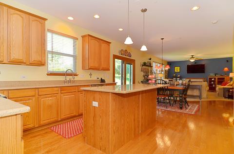 6080 Irene Dr, Hoffman Estates, IL 60192 photo 10