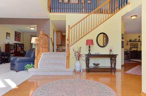 6080 Irene Dr, Hoffman Estates, IL 60192 photo 3