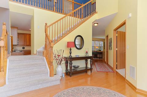 6080 Irene Dr, Hoffman Estates, IL 60192 photo 8